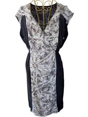 The Addison Story | 100% Silk Graphic Plunge Sheath Dress | Sz M